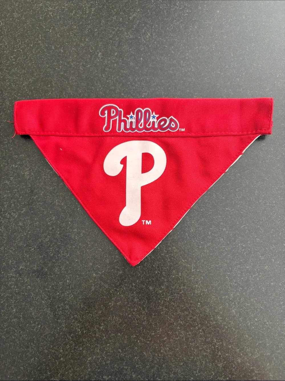 Philadelphia Phillies Red & White Pet Bandana Bib, never worn